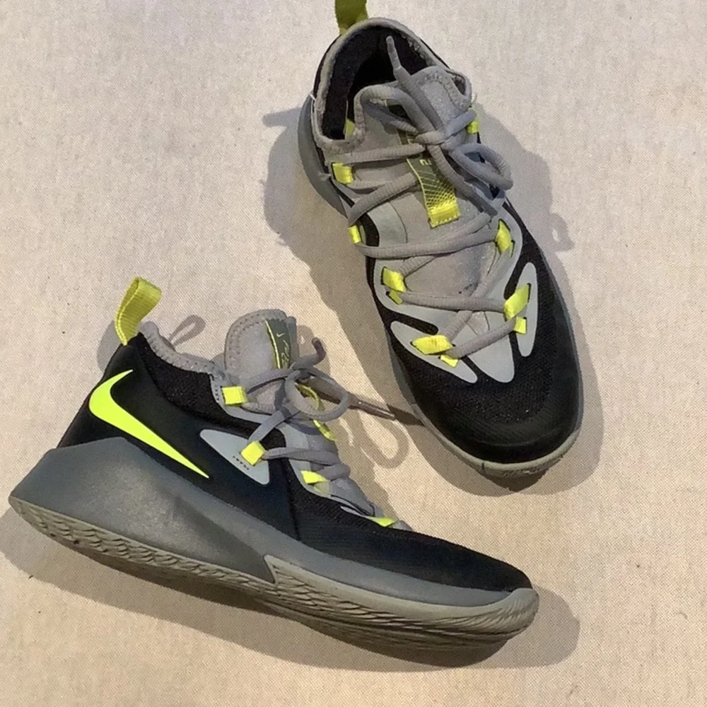 Nike: Basketball SHOES - Gray/Black/Neon Yellow - Future Court 2 Size 3.5Y